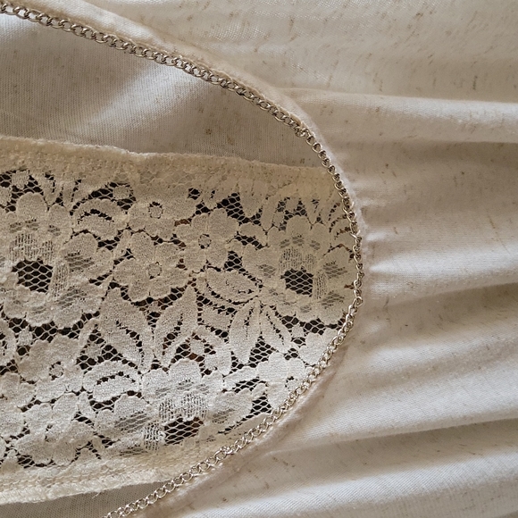 Miss Me cream LG lace sheer back top.  Chain neck, sheer over top sides/back - Picture 3 of 9